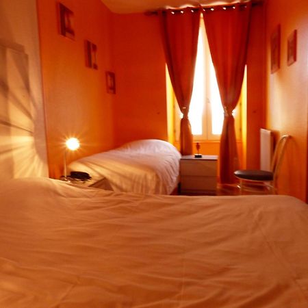 Logis Hotel Au Croissant Buzançais الغرفة الصورة