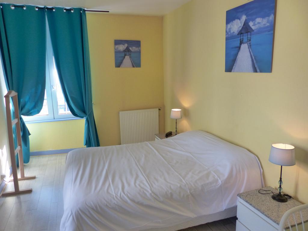 Logis Hotel Au Croissant Buzançais المظهر الخارجي الصورة