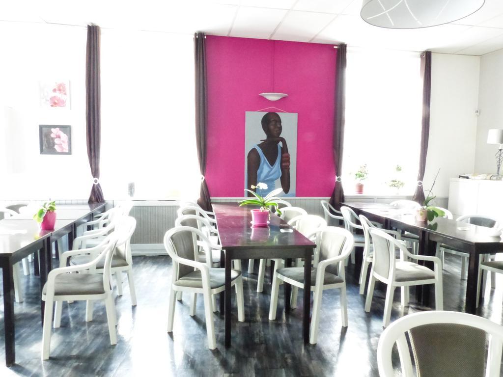 Logis Hotel Au Croissant Buzançais المظهر الخارجي الصورة