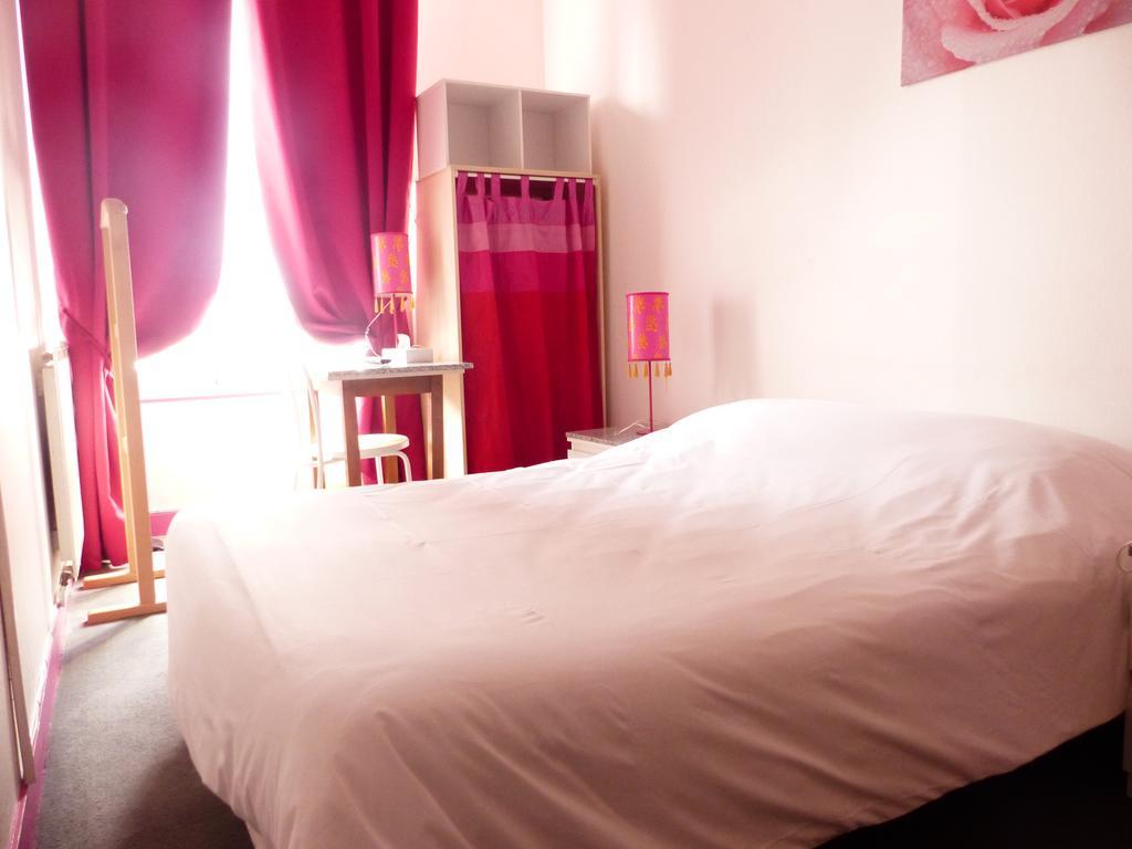 Logis Hotel Au Croissant Buzançais المظهر الخارجي الصورة