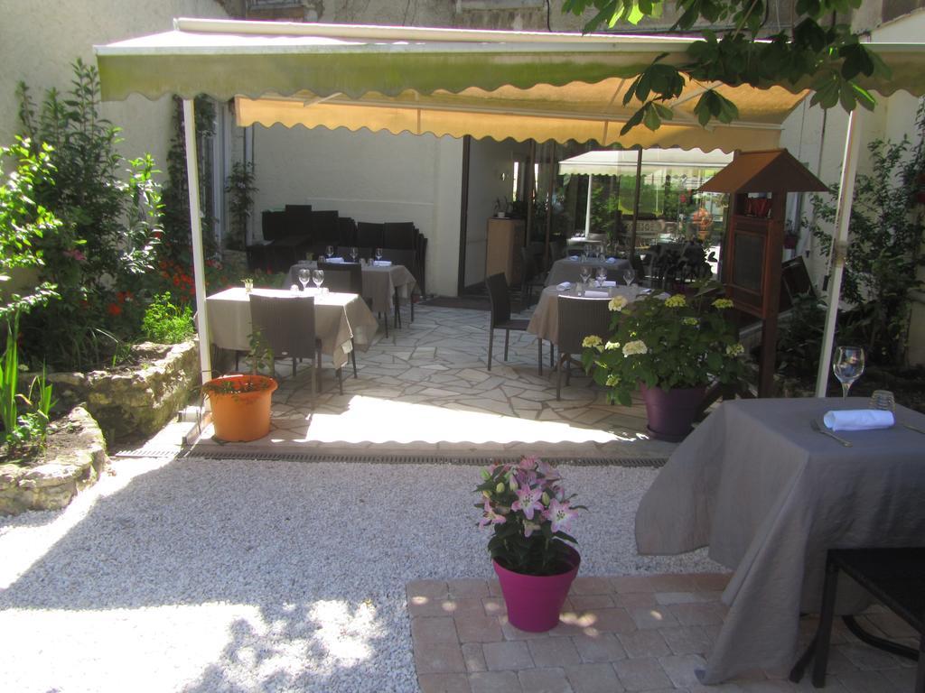 Logis Hotel Au Croissant Buzançais المظهر الخارجي الصورة