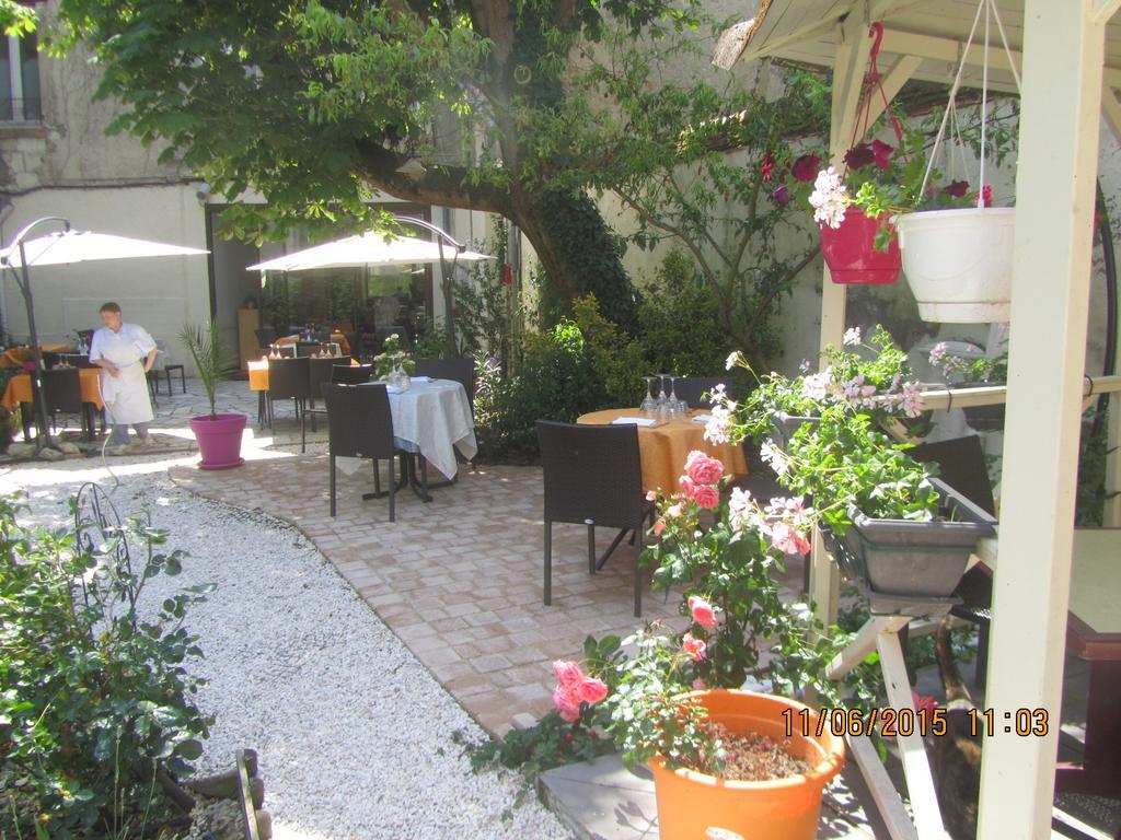 Logis Hotel Au Croissant Buzançais المظهر الخارجي الصورة