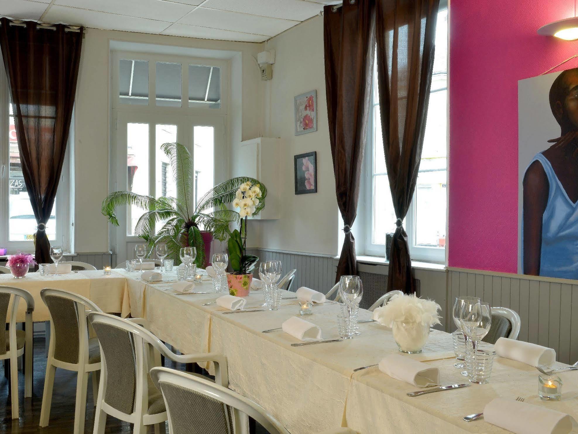Logis Hotel Au Croissant Buzançais المظهر الخارجي الصورة